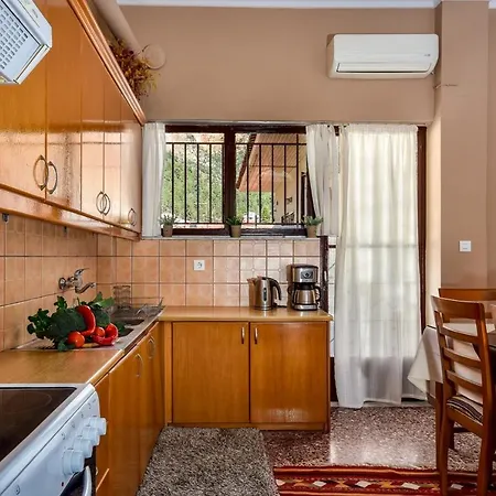 Apartment House Stella Leonidio