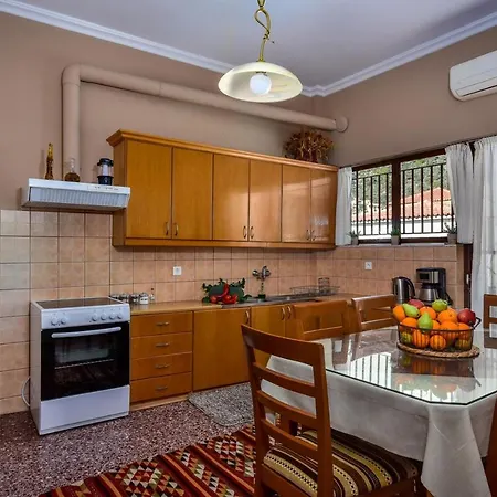 Apartment House Stella Leonidio